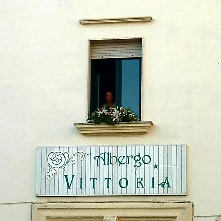 Vittoria Отель