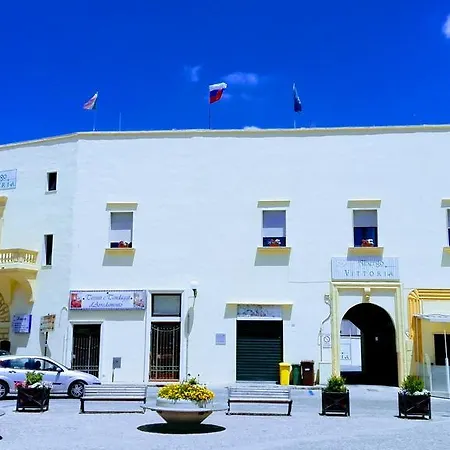 维多利亚旅馆 酒店 塔维亚诺